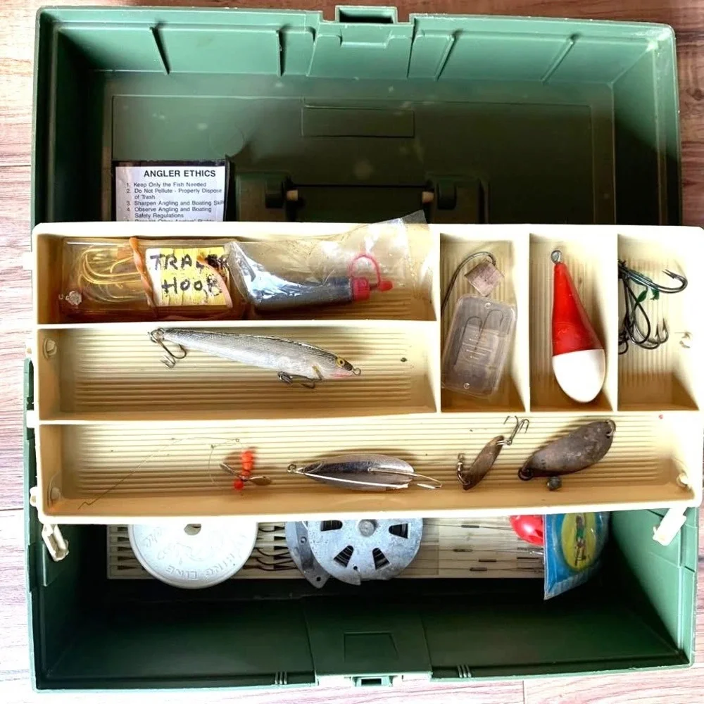 Plano 2110 Vintage Fishing Tackle Box Green Single Tray With Lures And Hooks